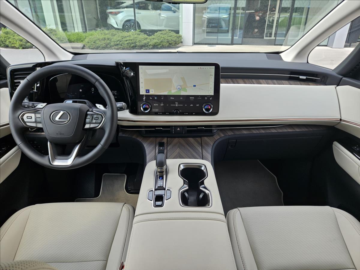 Lexus LM 350h