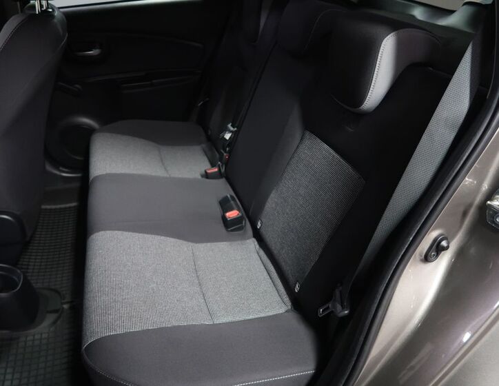 Toyota Yaris 10
