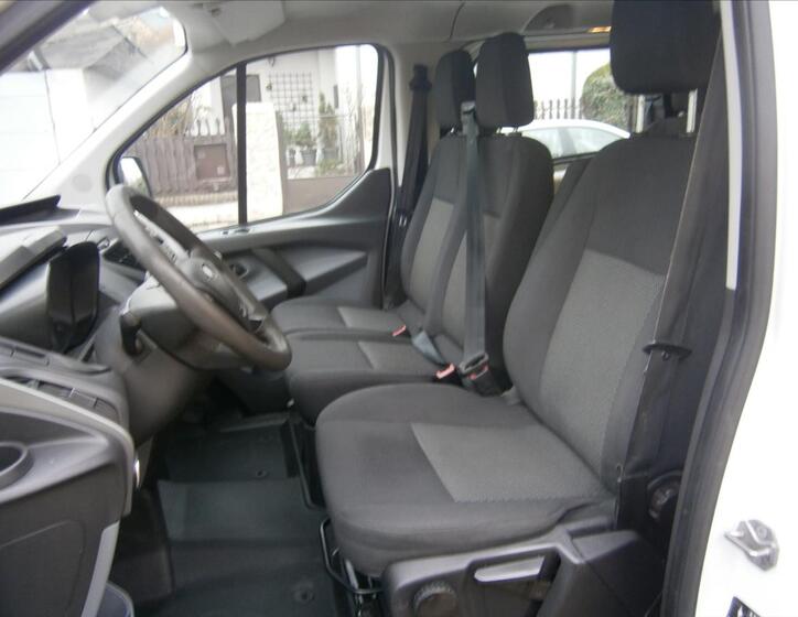 Ford Transit Custom 11