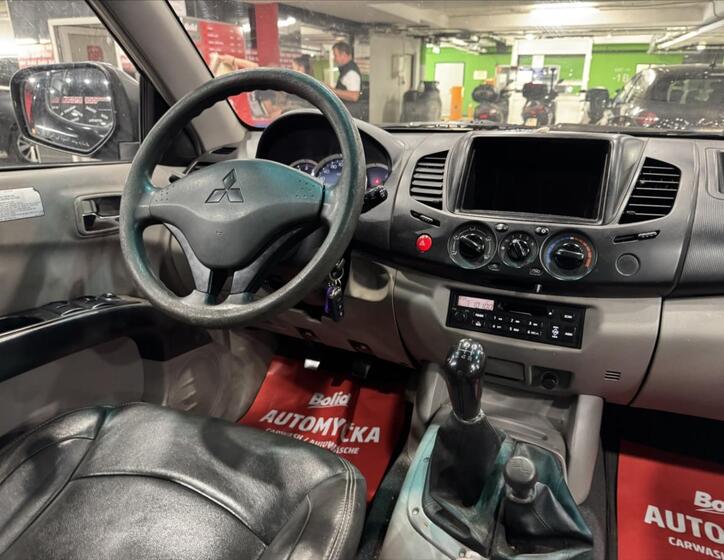 Mitsubishi L200 22