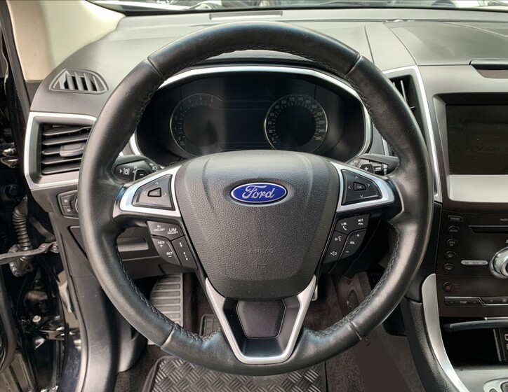 Ford Edge 10