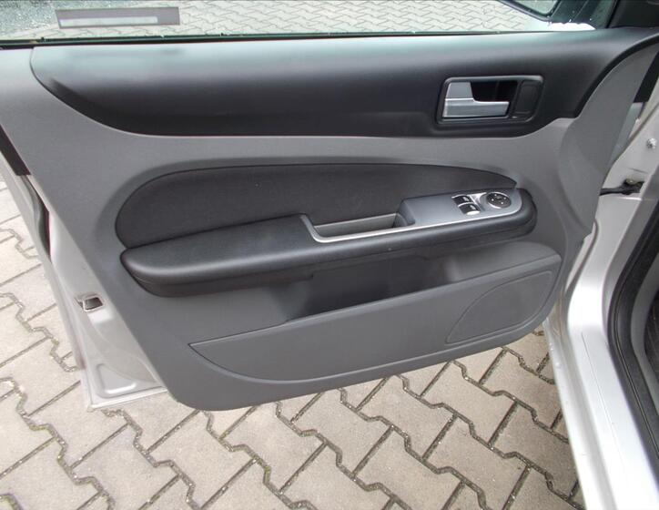 Ford Focus 23