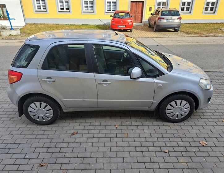 Suzuki SX4 12