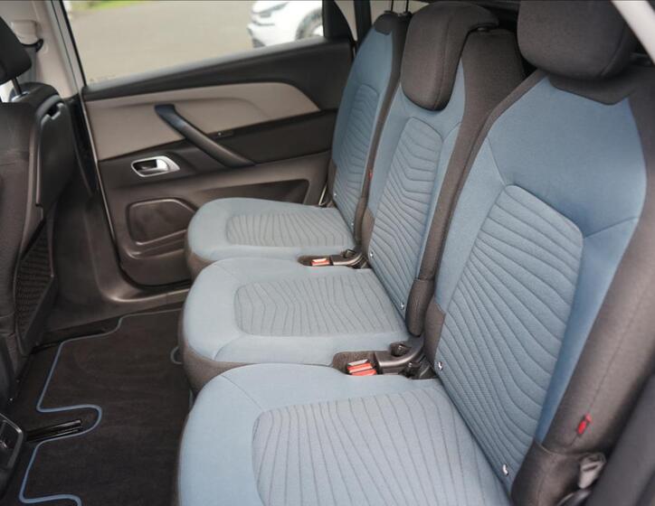 Citroën C4 SpaceTourer 10