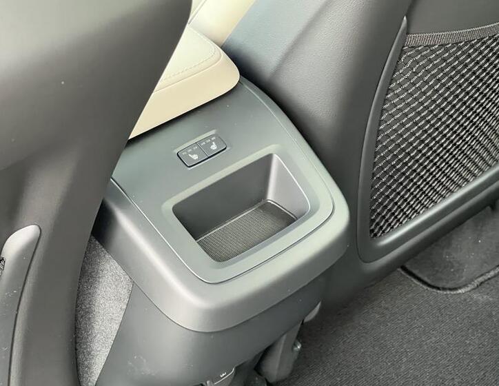 Volvo XC60 13