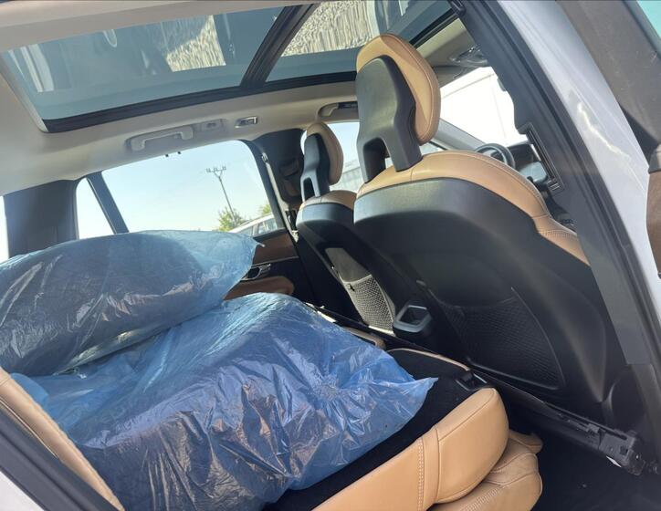 Volvo XC90 32