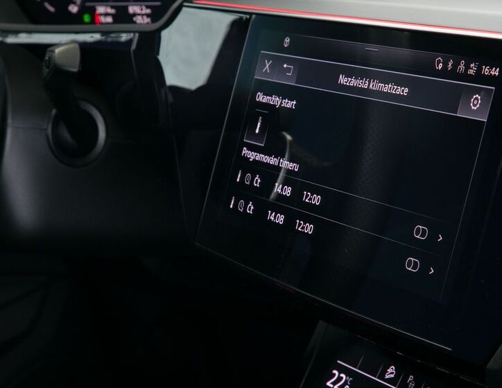 Audi e-tron 25