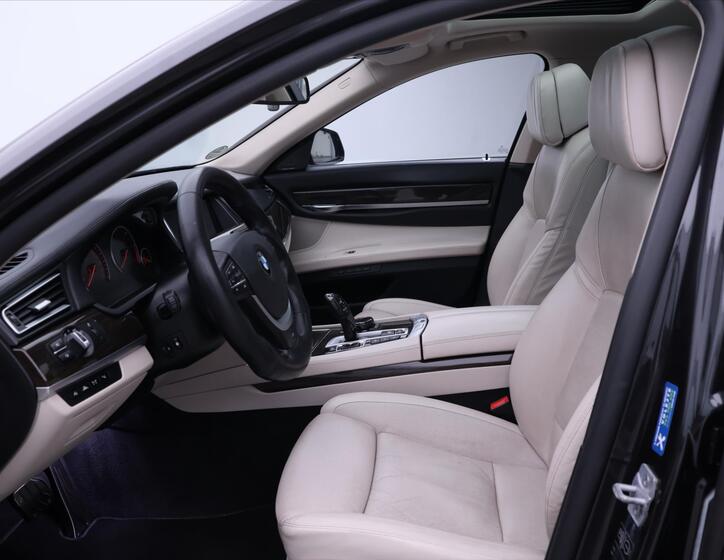BMW Řada 7 12