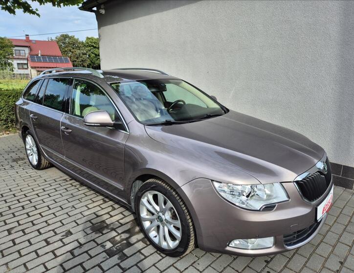 Škoda Superb 9