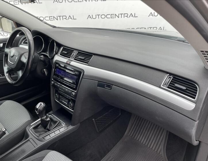 Škoda Superb 18