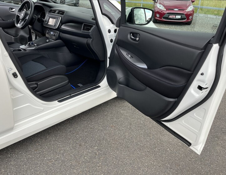 Nissan Leaf 45