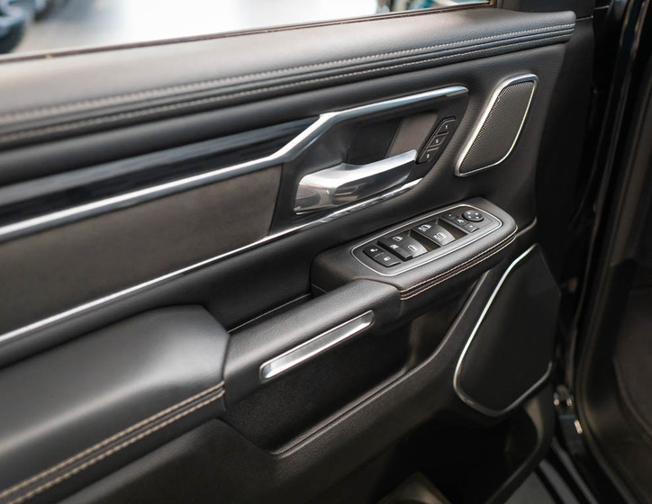 Dodge RAM 17