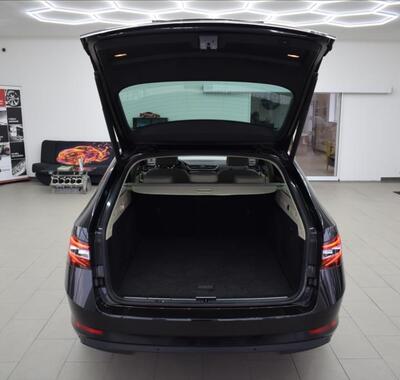Škoda Superb 12