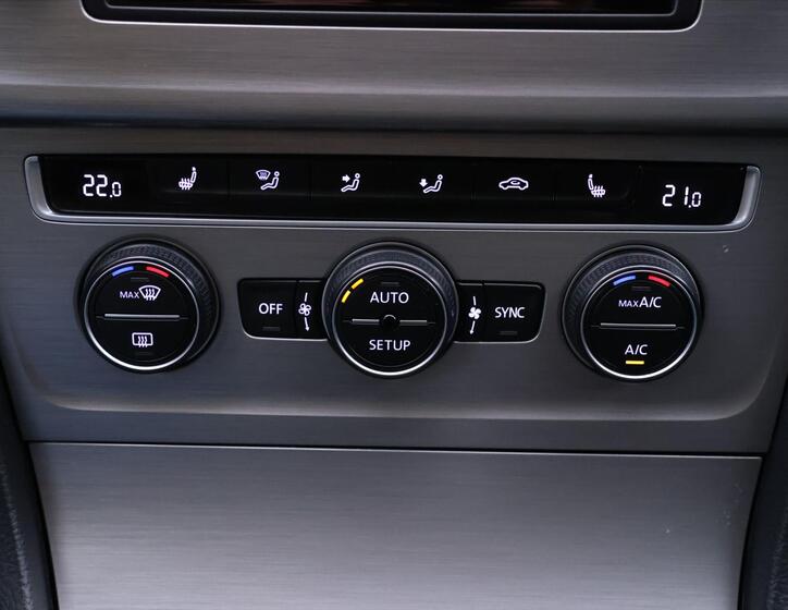 Volkswagen Golf 22