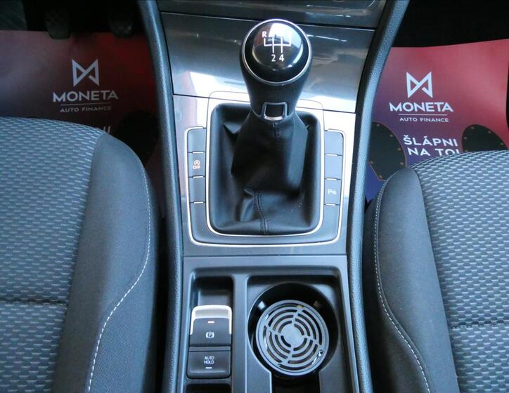 Volkswagen Golf 24