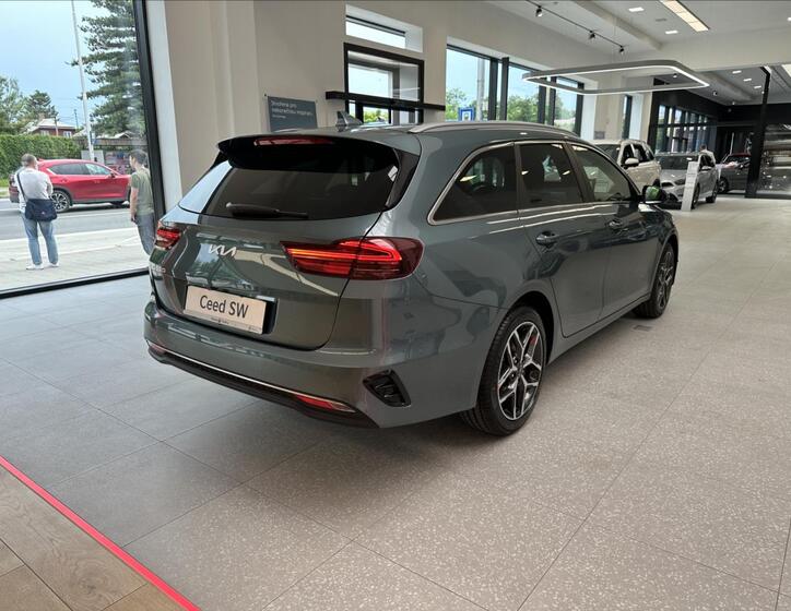 KIA Ceed 5