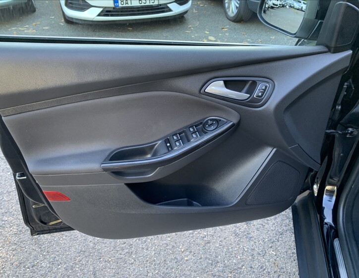 Ford Focus 9