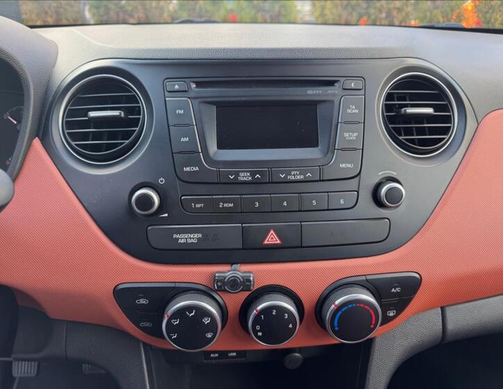 Hyundai i10 18