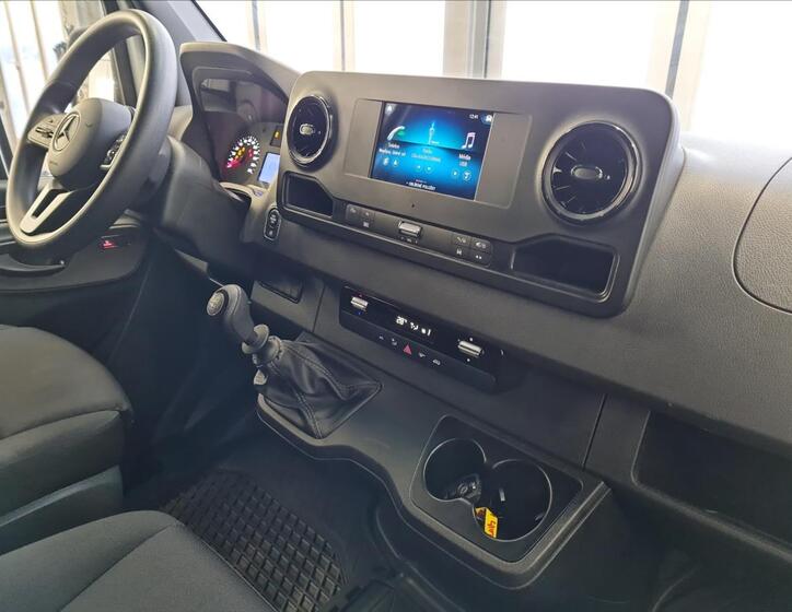 Mercedes-Benz Sprinter 14