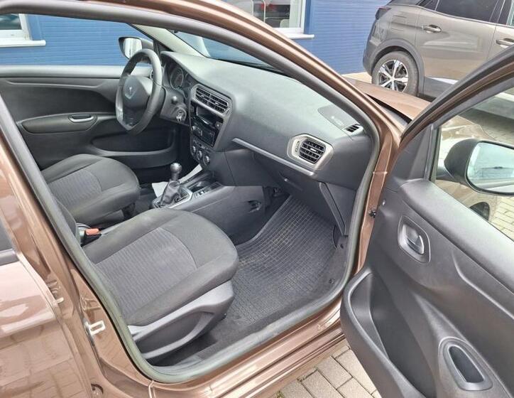 Peugeot 301 17