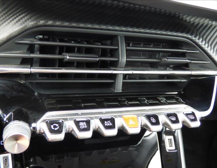 Peugeot 208 35