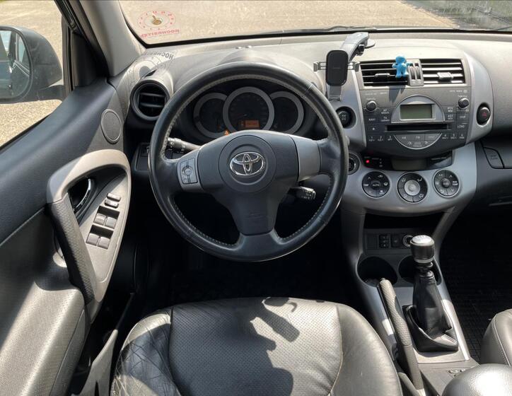 Toyota RAV4 14