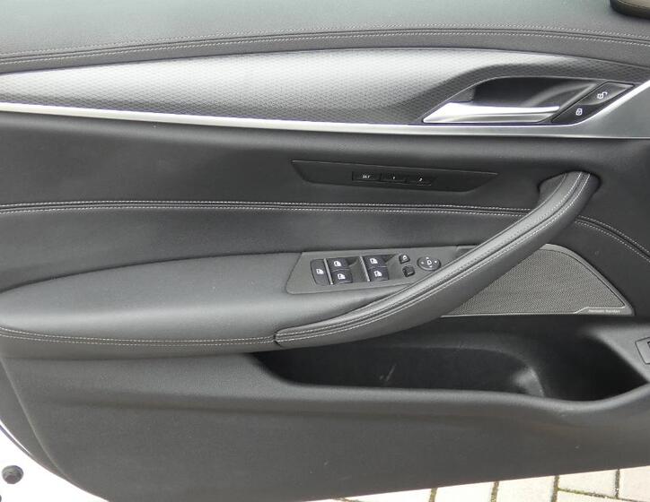 BMW Řada 5 8