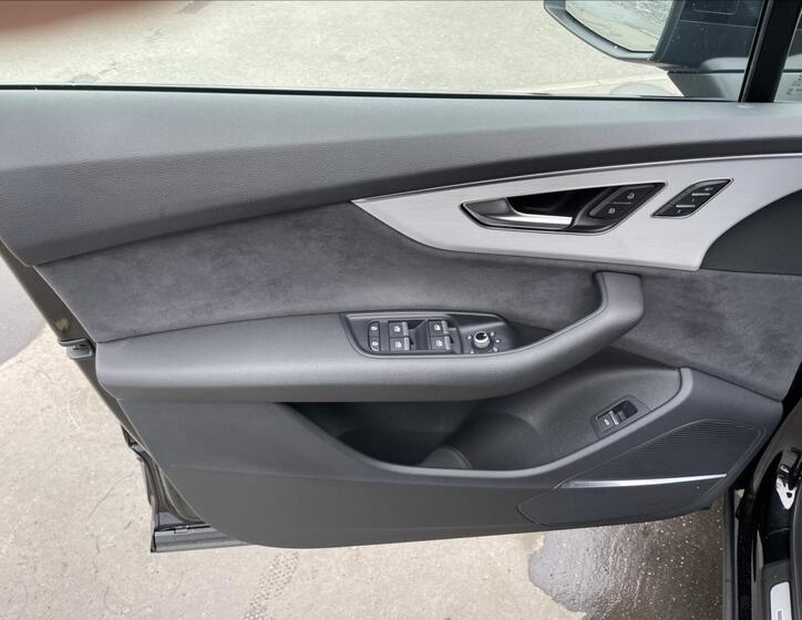 Audi Q7 15