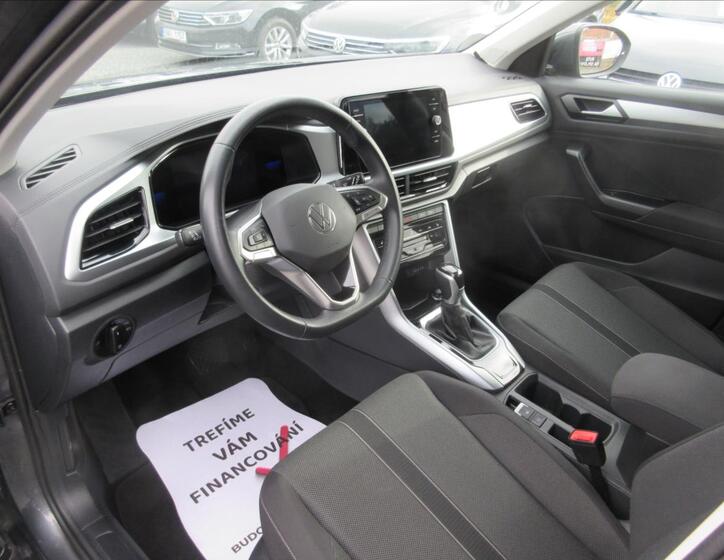 Volkswagen T-Roc 6