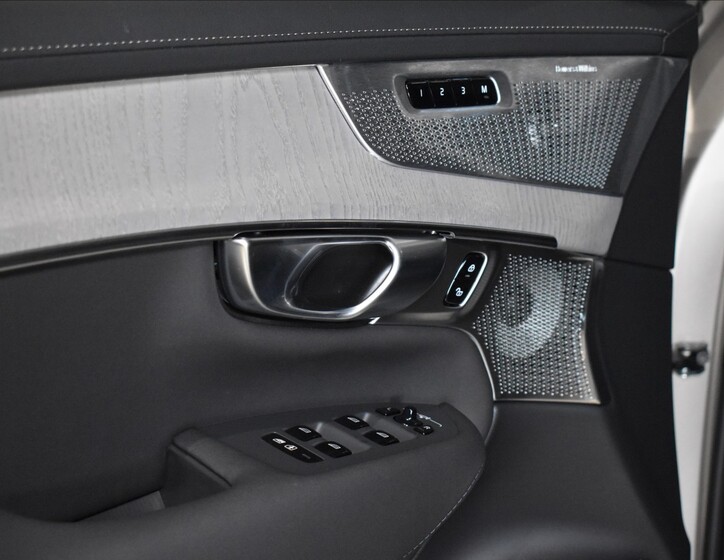Volvo XC90 13
