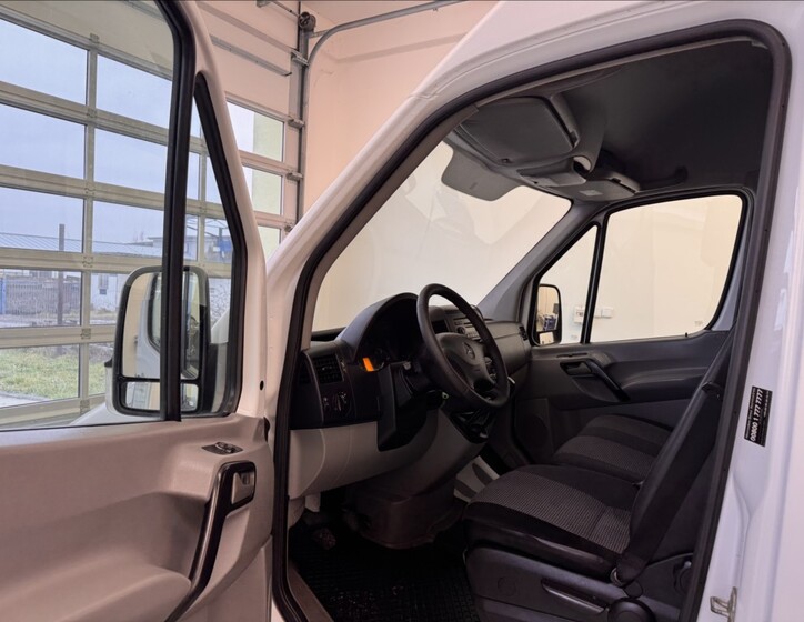 Mercedes-Benz Sprinter 8