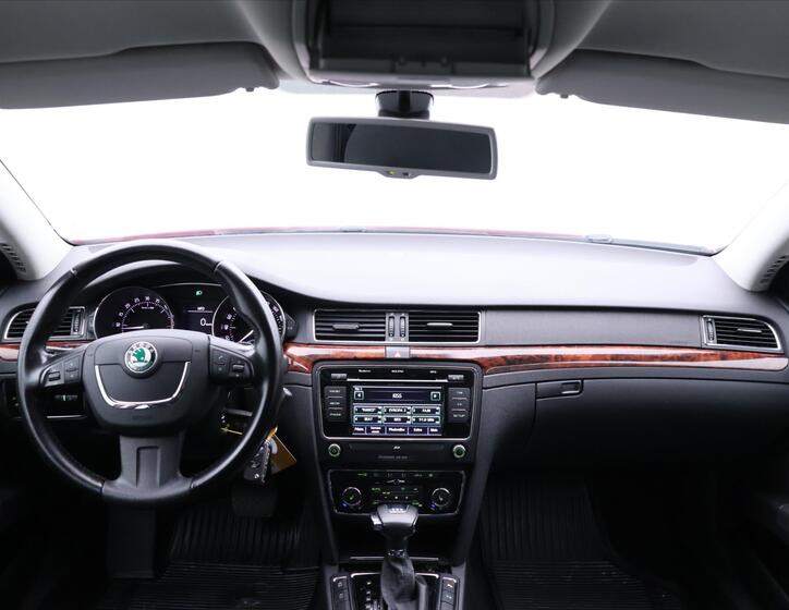 Škoda Superb 32