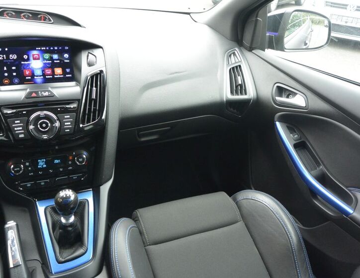 Ford Focus 13