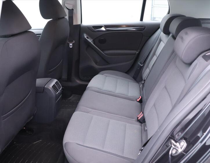 Volkswagen Golf 13