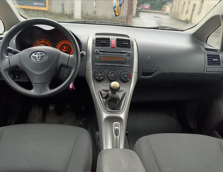 Toyota Auris 16