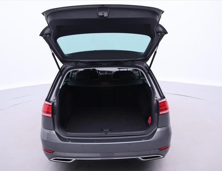 Volkswagen Golf 9