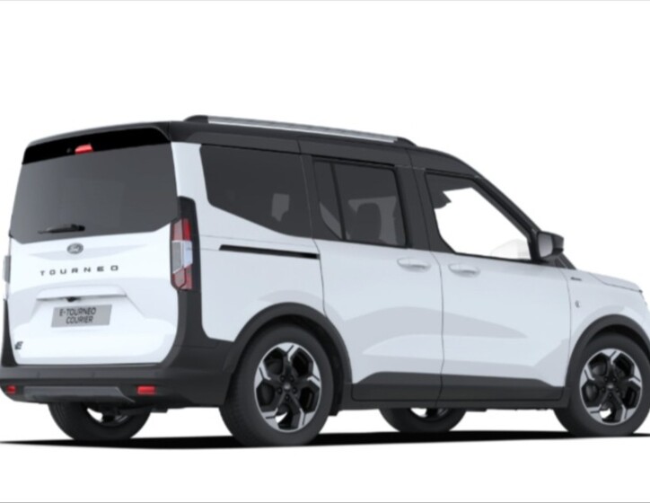Ford Tourneo Courier 6