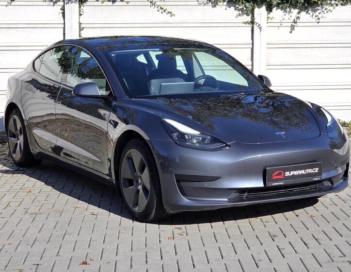 Tesla Model 3 1