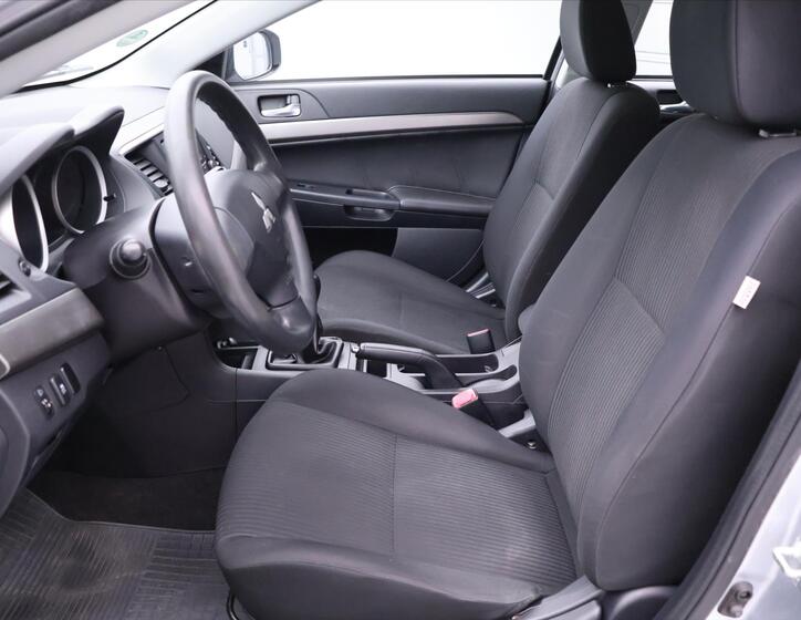 Mitsubishi Lancer 11