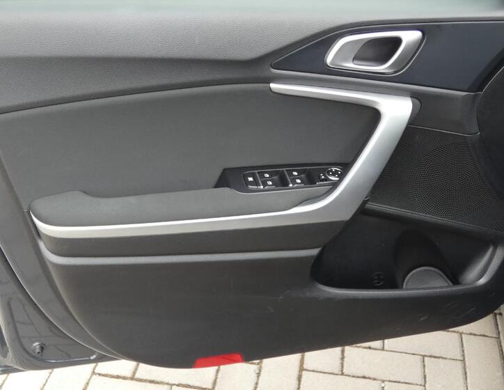 KIA Ceed 8