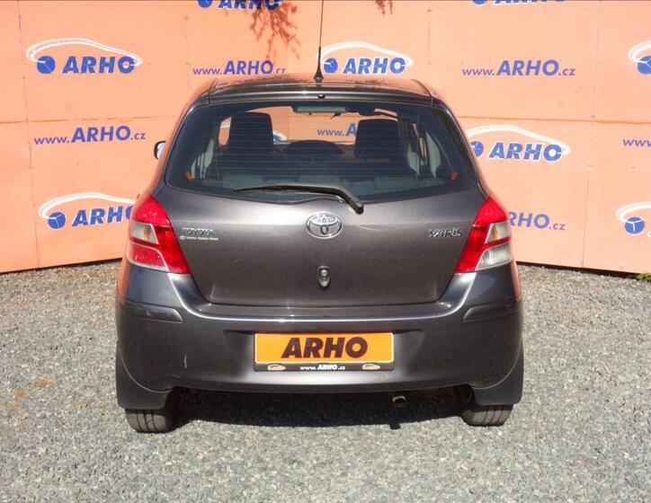 Toyota Yaris 6