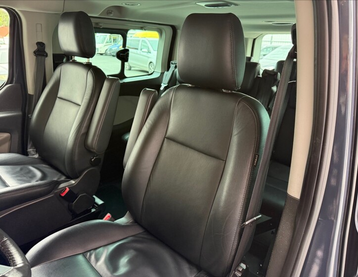 Ford Tourneo Custom 10