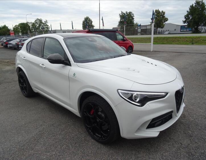 Alfa Romeo Stelvio 1