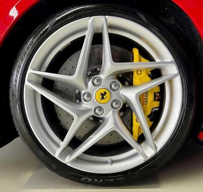 Ferrari F8 9