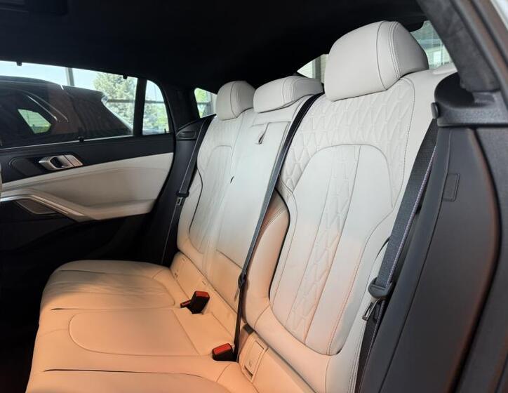 BMW X6 41