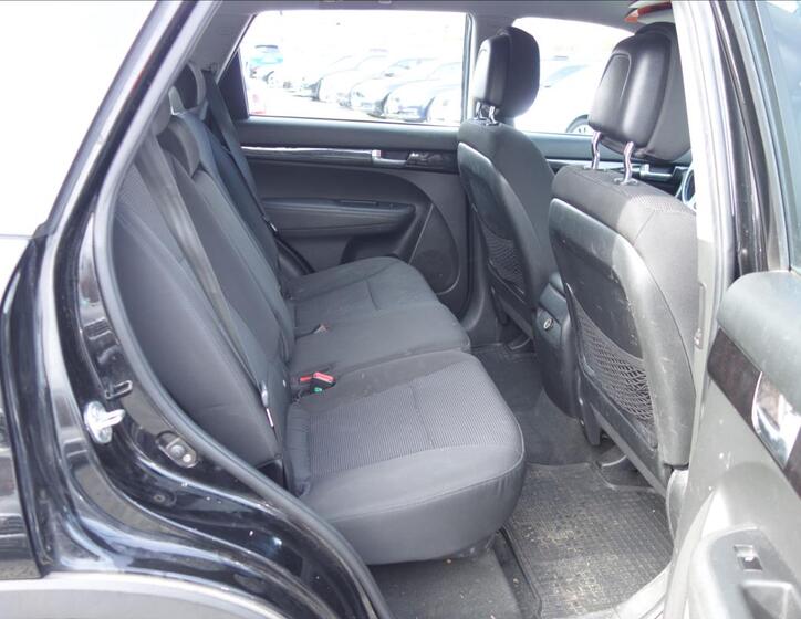 KIA Sorento 13