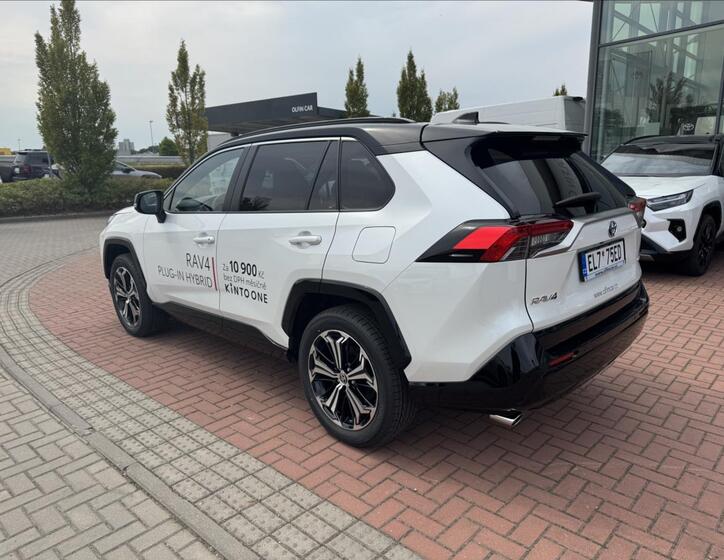 Toyota RAV4 8