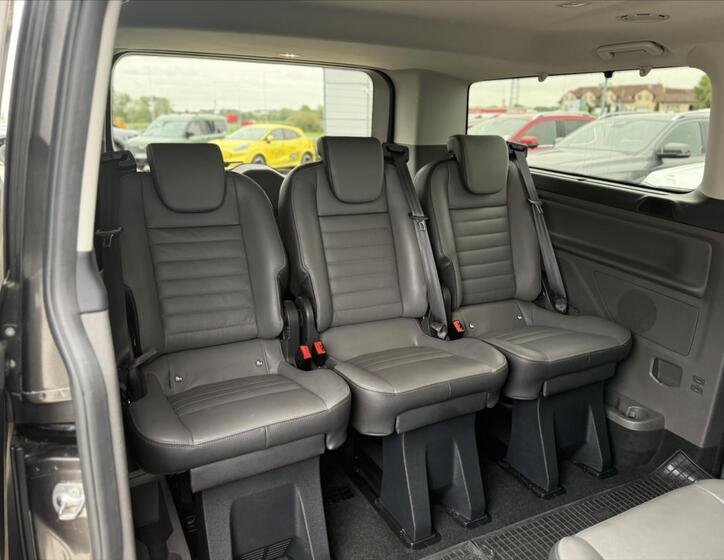 Ford Tourneo Custom 16