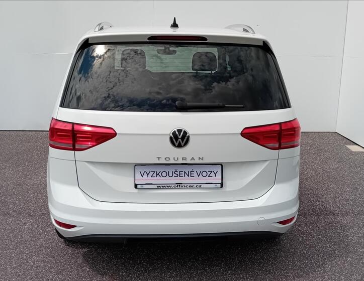 Volkswagen Touran 8
