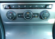 Volkswagen Golf 11